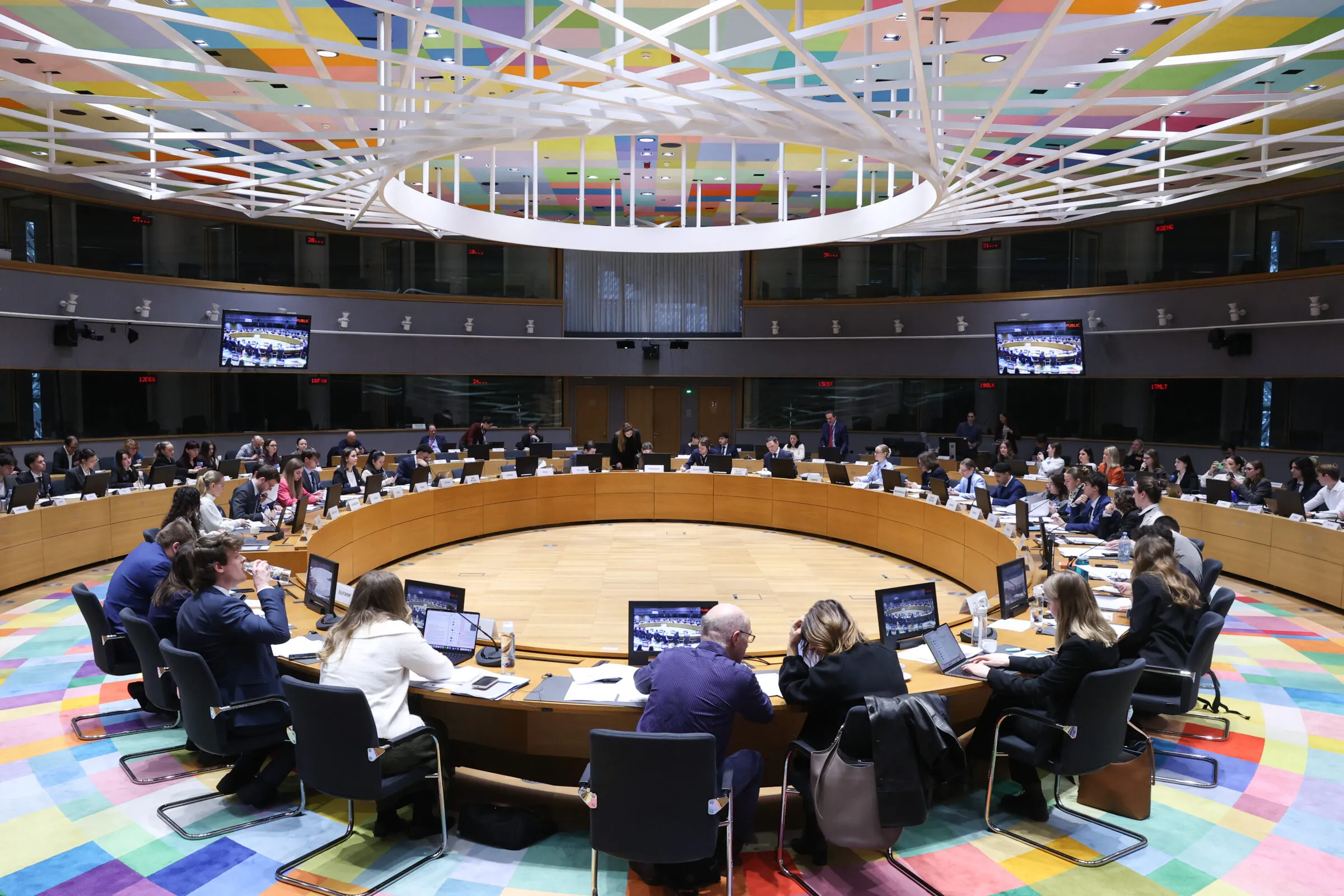La France joue à la « partie de poule » avec l’UE sur les sanctions contre la Russie, tandis que l’horloge file